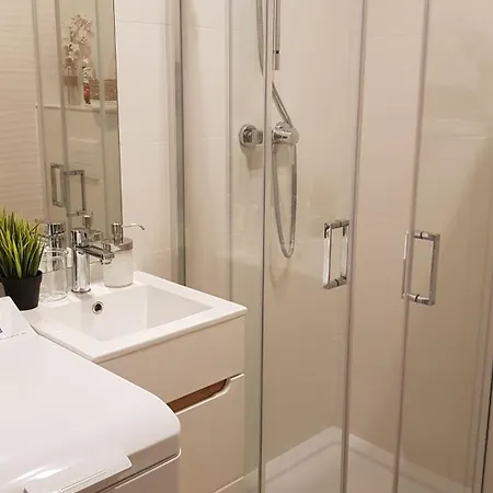 Chopin Park Lux Apartment, Self Check-in 24h, Free Parking, Air-conditioning *