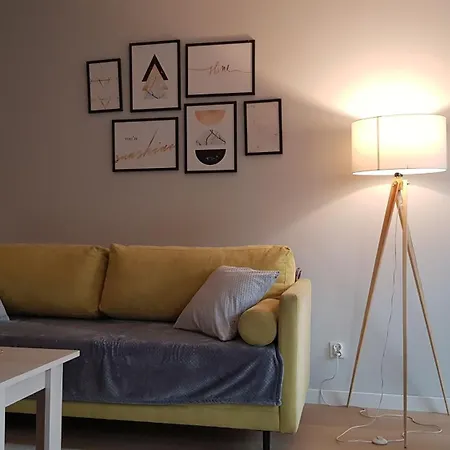 Chopin Park Lux Apartment, Self Check-in 24h, Free Parking, Air-conditioning アパート *