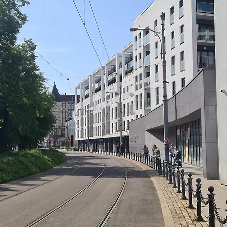 Chopin Park Lux Apartment, Self Check-in 24h, Free Parking, Air-conditioning Poznan