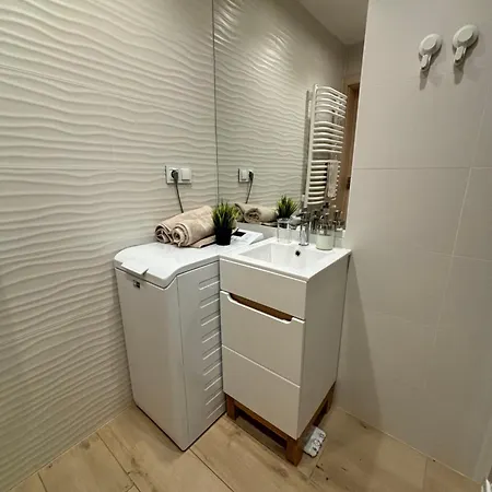 Chopin Park Lux Apartment, Self Check-in 24h, Free Parking, Air-conditioning Apartment *