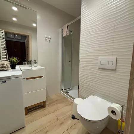 Chopin Park Lux Apartment, Self Check-in 24h, Free Parking, Air-conditioning Appartamento